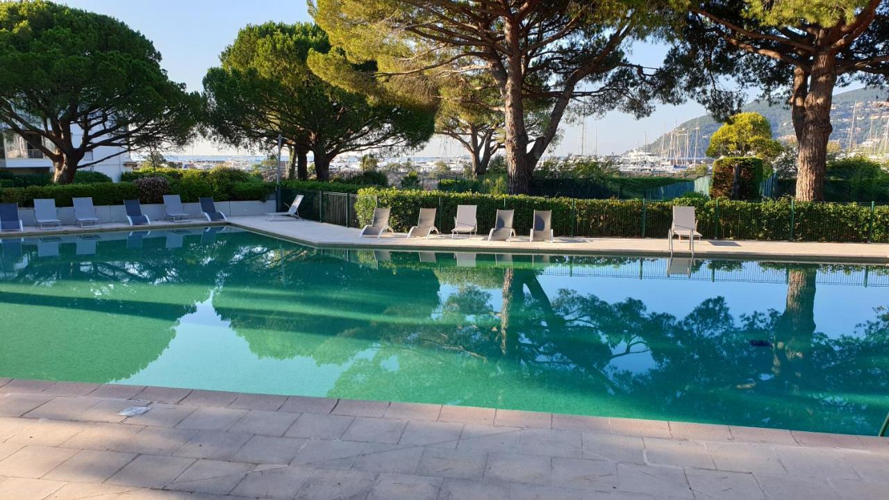Garden And Beach Sea View Apartment Cannes Манделю-ла-Напул Екстериор снимка