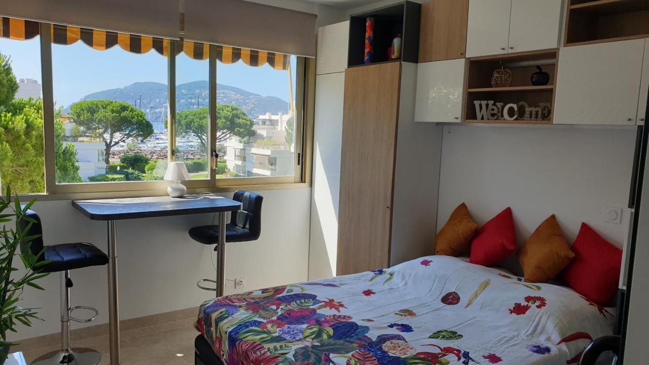 Garden And Beach Sea View Apartment Cannes Манделю-ла-Напул Екстериор снимка